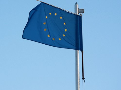Maastricht Treaty takes effect, creating the European Union